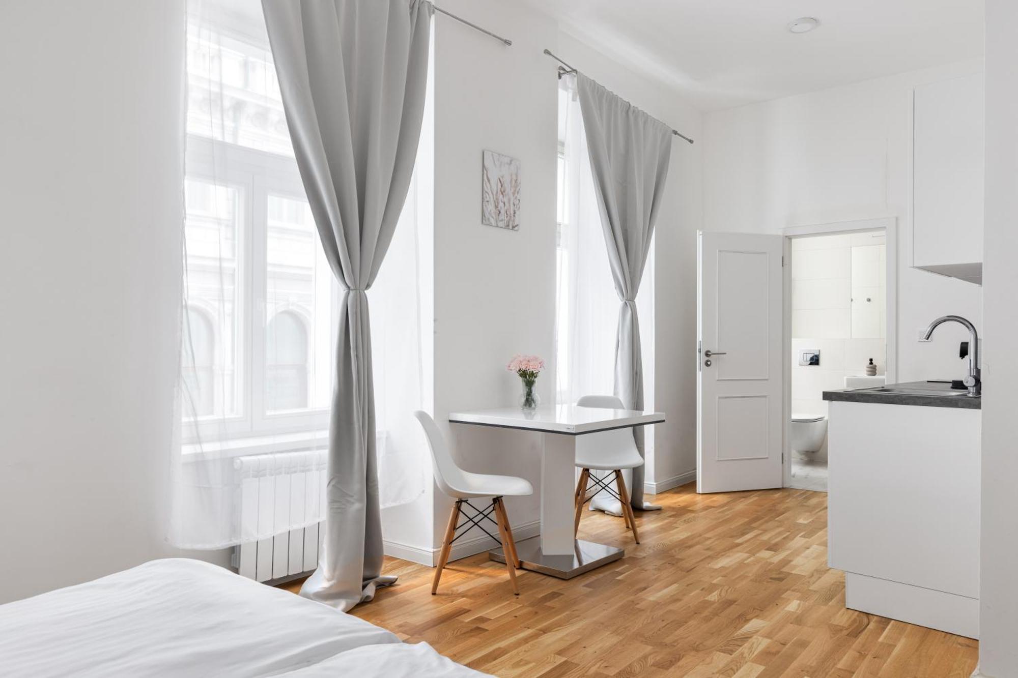 Daire Stay2gether Beige Nest - Metro Florenc *